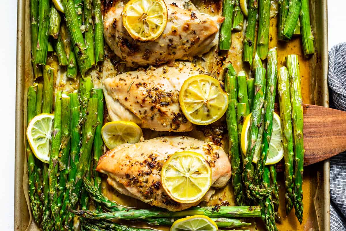 Unlock Zesty Flavor: Lemon Garlic Chicken & Asparagus Sheet Pan
